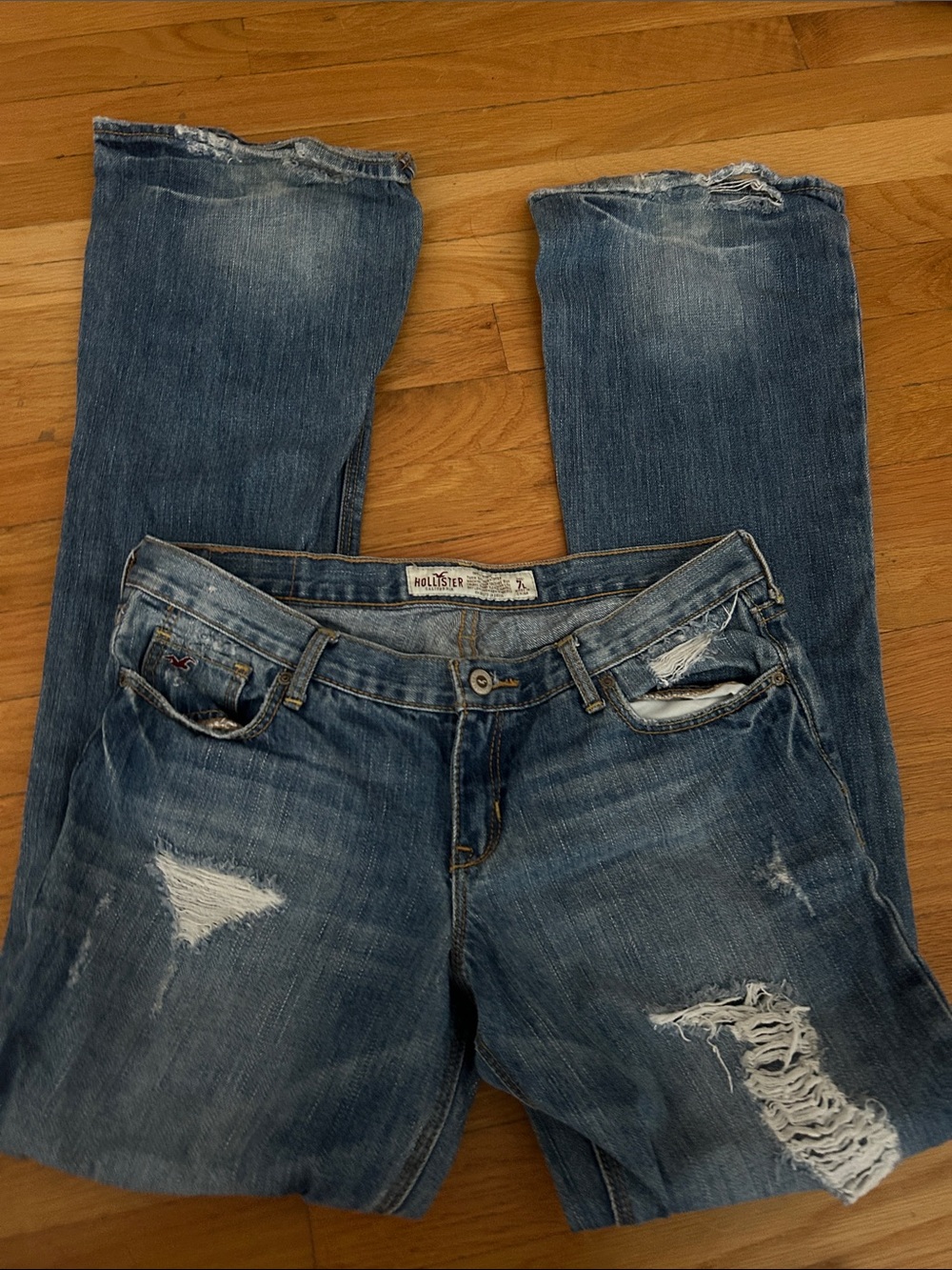 Distressed Women's flare jeans Hollister - Picture 2 of 3